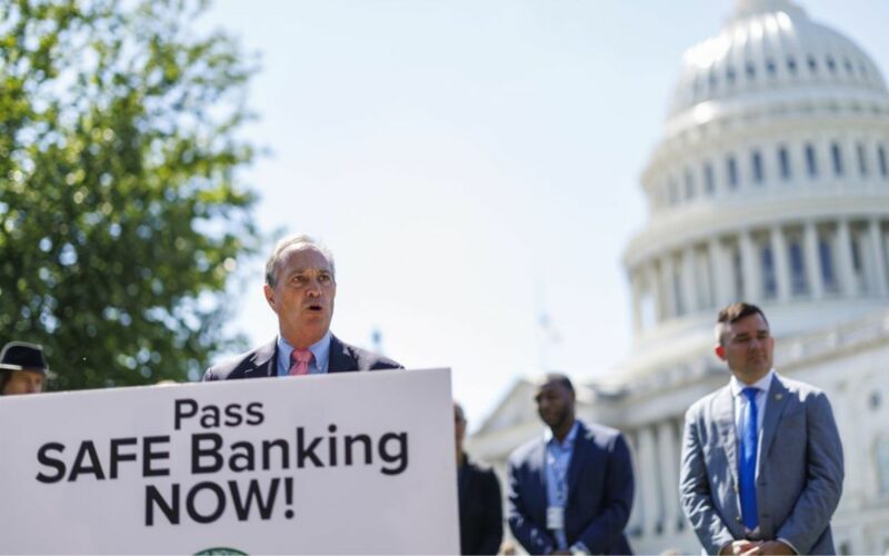 A Banking Bill Sponsored by Weed Is Facing Difficulties, but It Won't Solve Everything