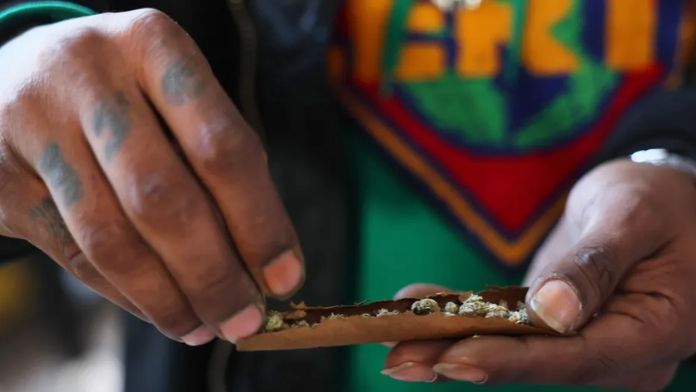 Police say NYC has over 1,300 illegal marijuana stores: reports