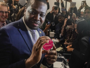 New York Governor Kathy Hochul Visits By A Binghamton Marijuana Store!